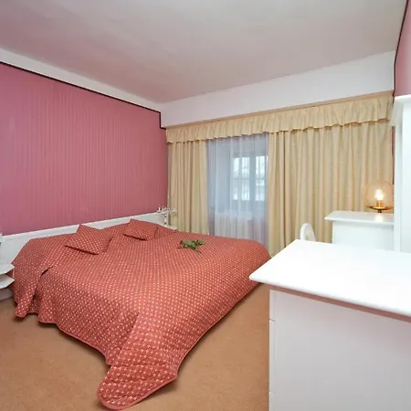 Zamecky Hotel Třešť